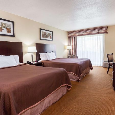 Toronto East Inn Экстерьер фото
