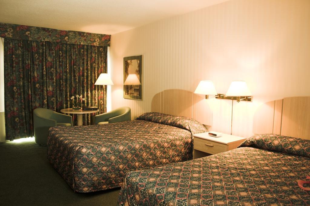Toronto East Inn Экстерьер фото